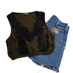 POL Dark‎ Army Green with Black Floral Embroidered Crop Tank Top